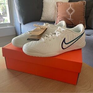 NIKE Legend 10 Academy size 10.5